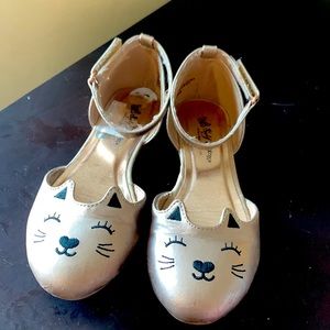 Girls cat dress shoes